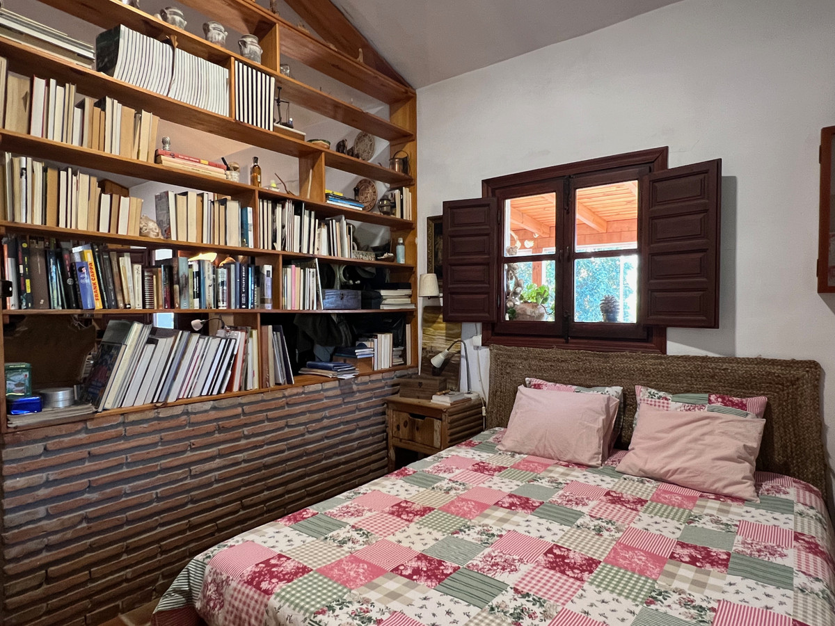 Detached Villa te koop in Almayate | 3 slaapkamers H5042497