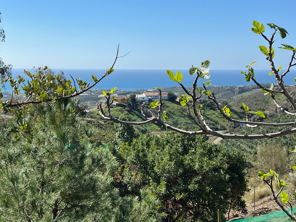 Detached Villa te koop in Almayate | 3 slaapkamers H5042497