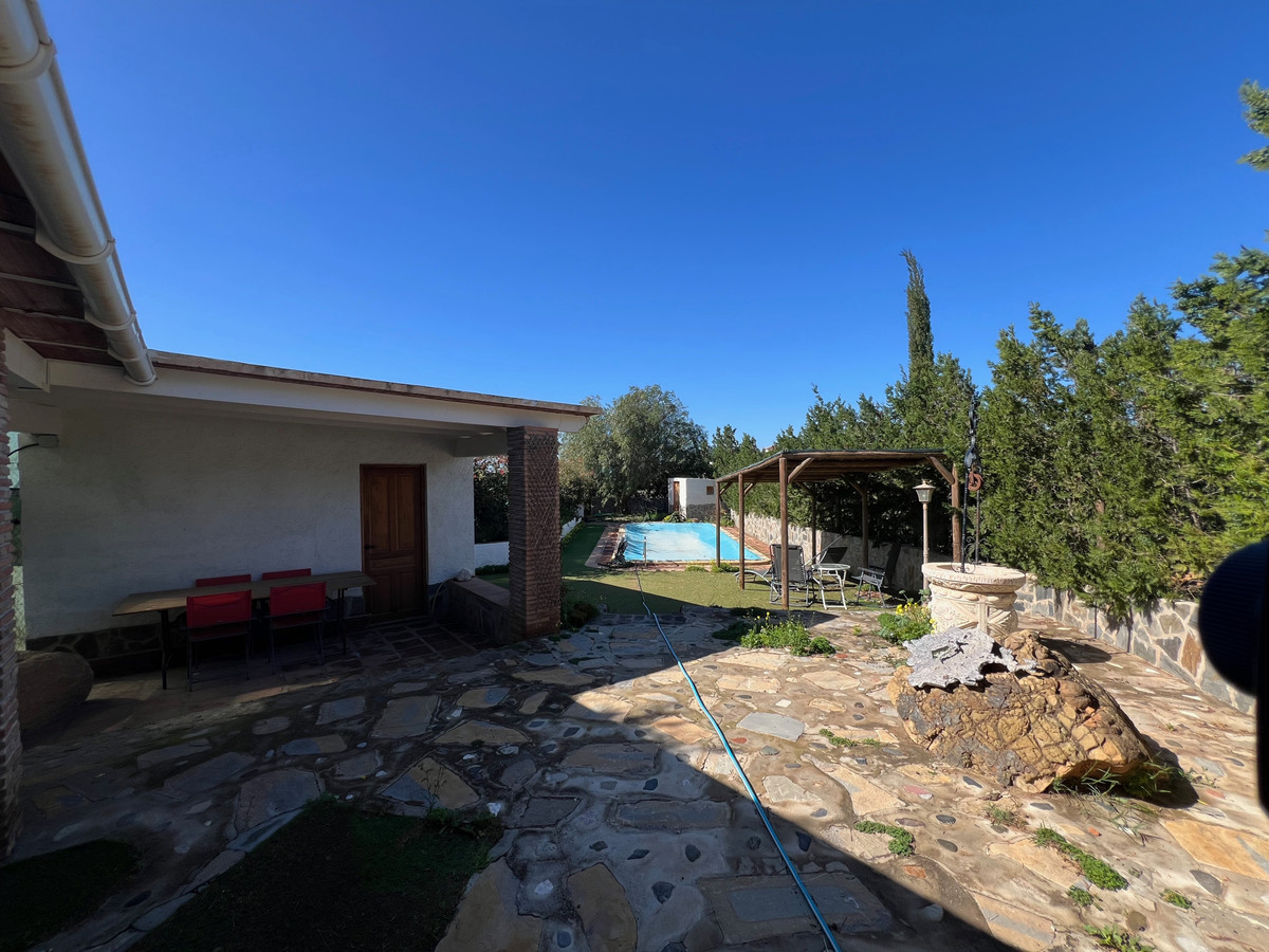 Detached Villa te koop in Almayate | 3 slaapkamers H5042497