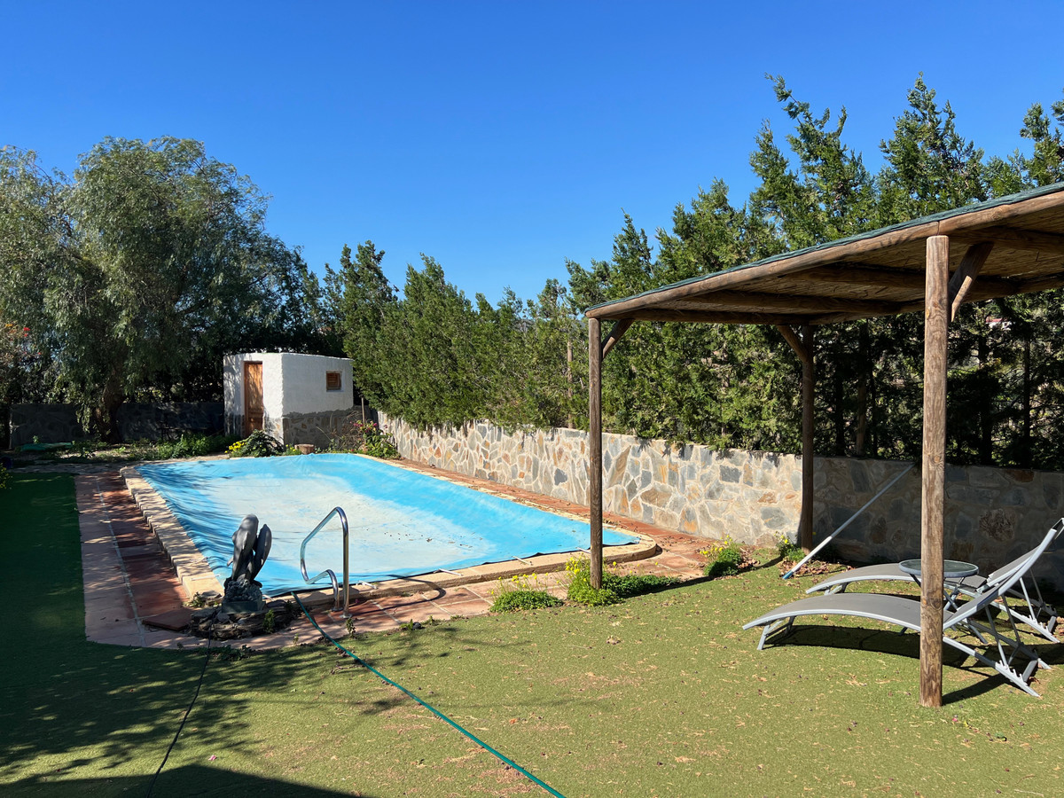 Detached Villa te koop in Almayate | 3 slaapkamers H5042497