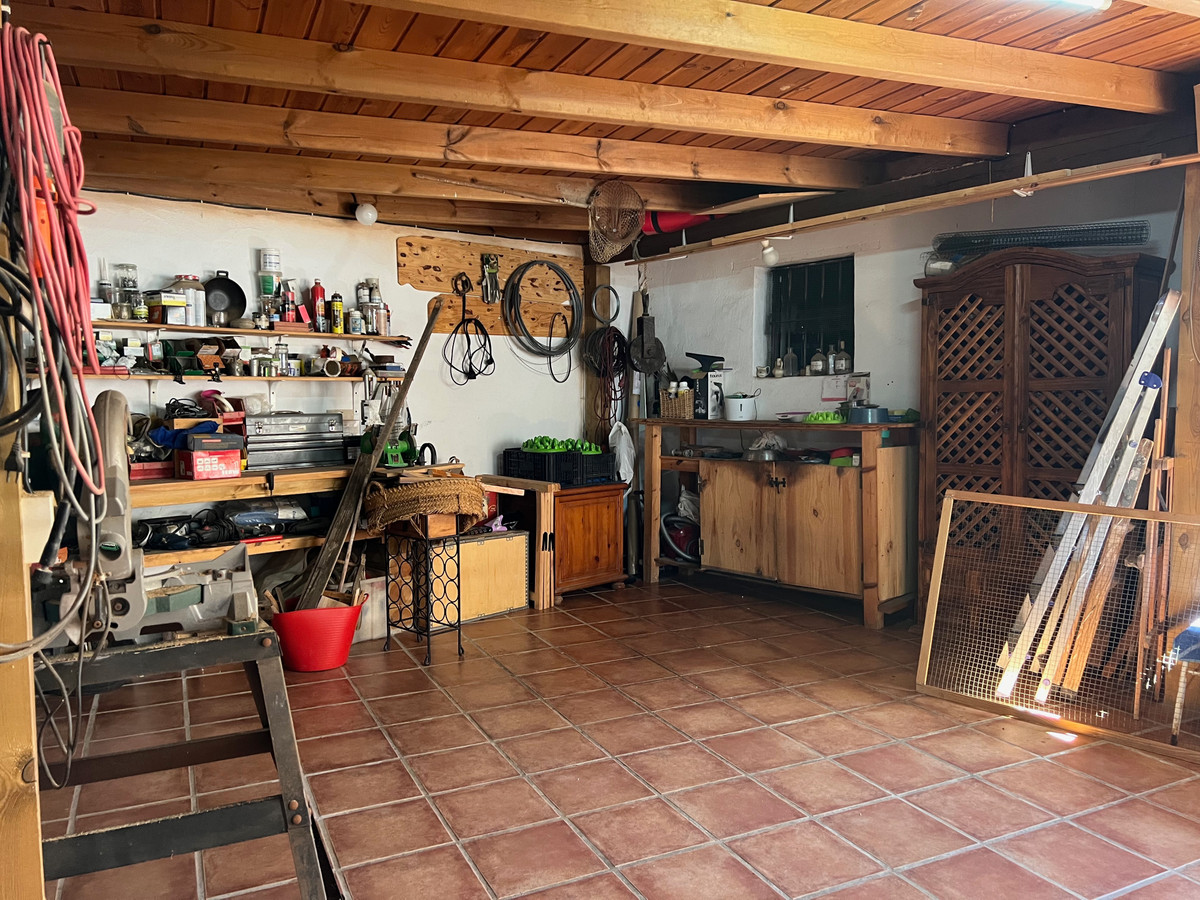 Detached Villa te koop in Almayate | 3 slaapkamers H5042497