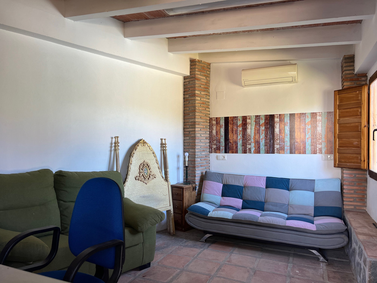Detached Villa te koop in Almayate | 3 slaapkamers H5042497
