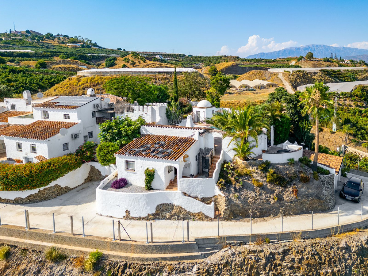Finca - Cortijo te koop in Almayate | 5 slaapkamers H5108566