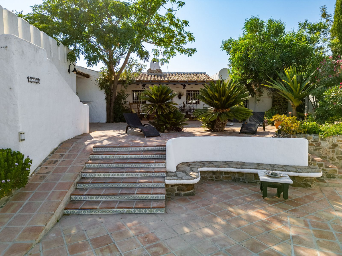 Finca - Cortijo te koop in Almayate | 5 slaapkamers H5108566