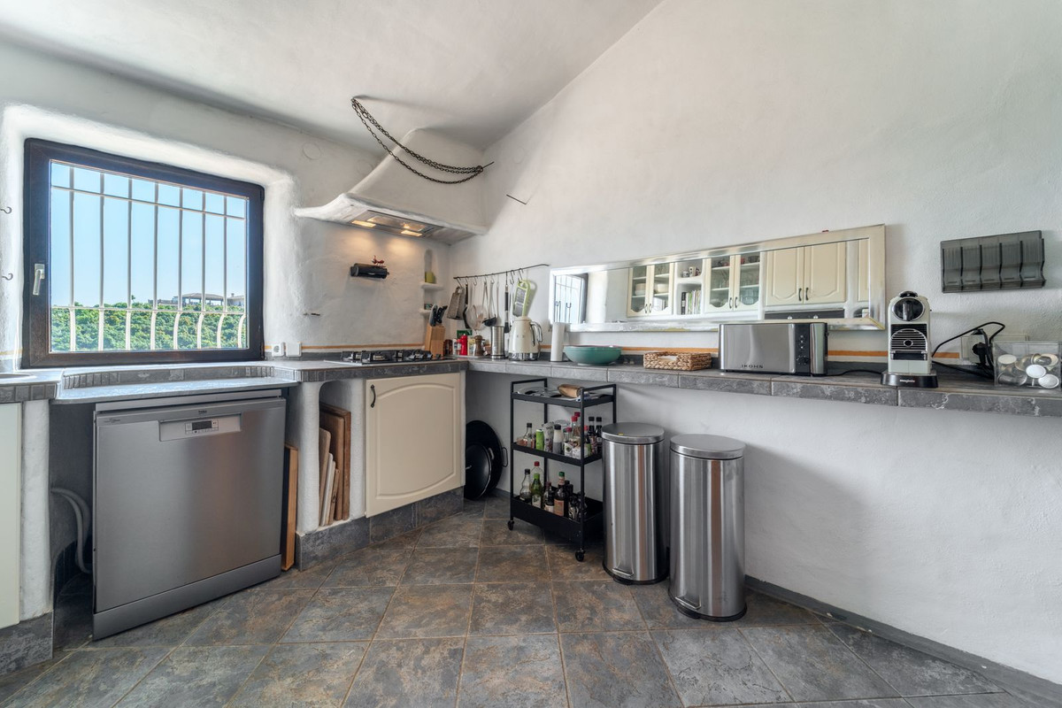 Finca - Cortijo te koop in Almayate | 5 slaapkamers H5108566