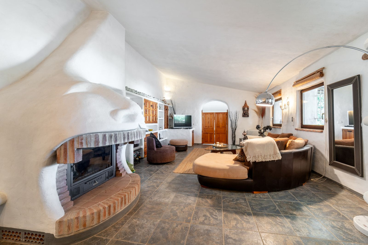 Finca - Cortijo te koop in Almayate | 5 slaapkamers H5108566