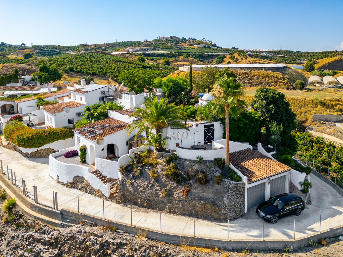 Finca - Cortijo te koop in Almayate | 5 slaapkamers H5108566