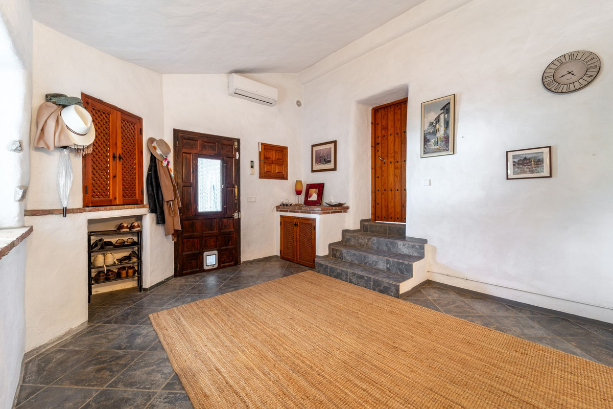Finca - Cortijo te koop in Almayate | 5 slaapkamers H5108566