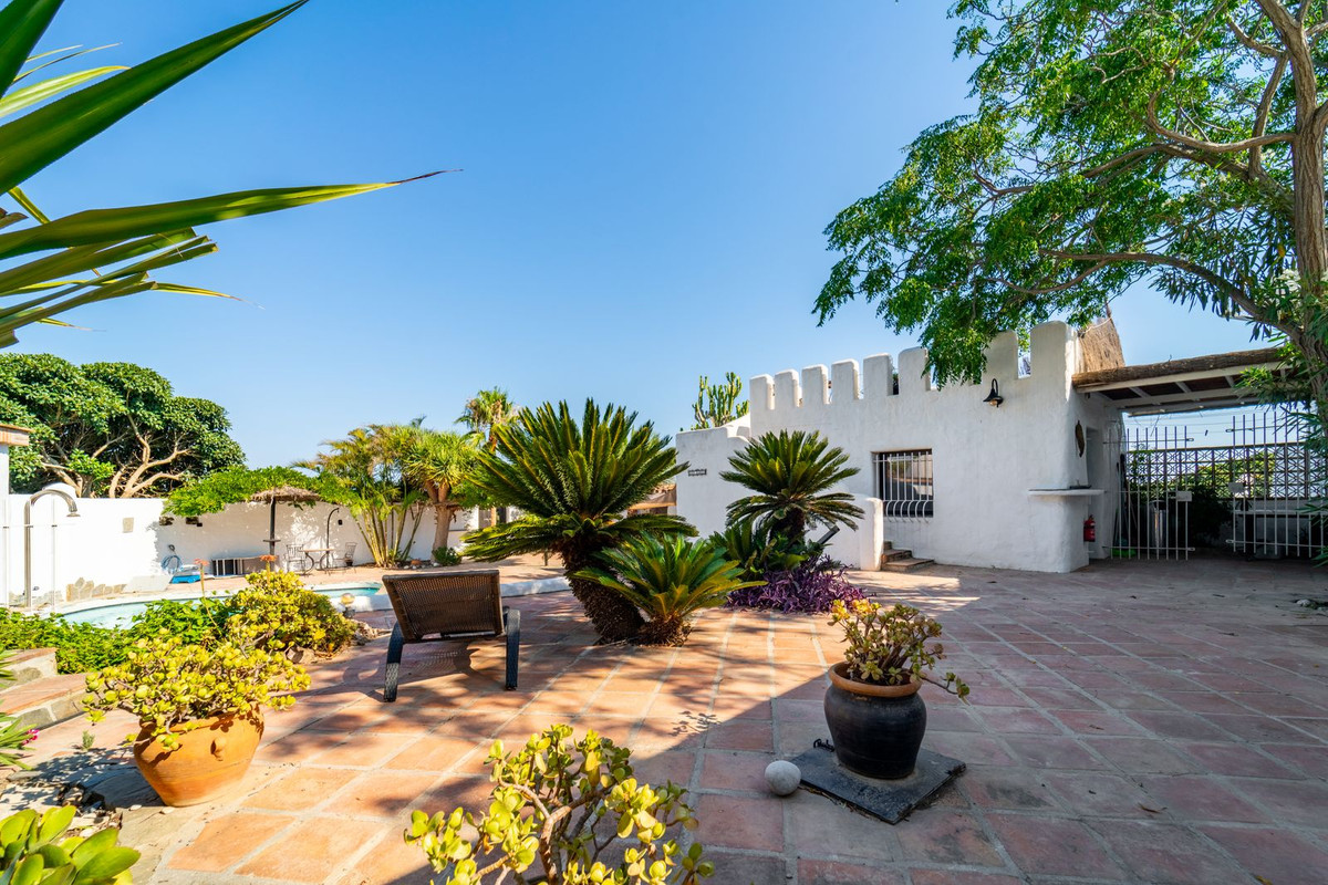 Finca - Cortijo te koop in Almayate | 5 slaapkamers H5108566