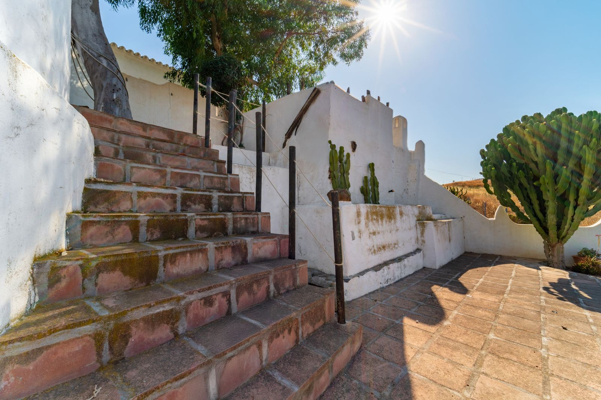 Finca - Cortijo te koop in Almayate | 5 slaapkamers H5108566