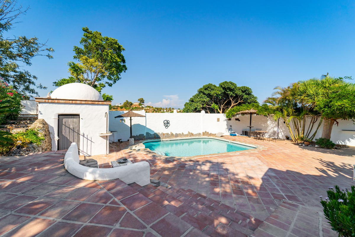 Finca - Cortijo te koop in Almayate | 5 slaapkamers H5108566