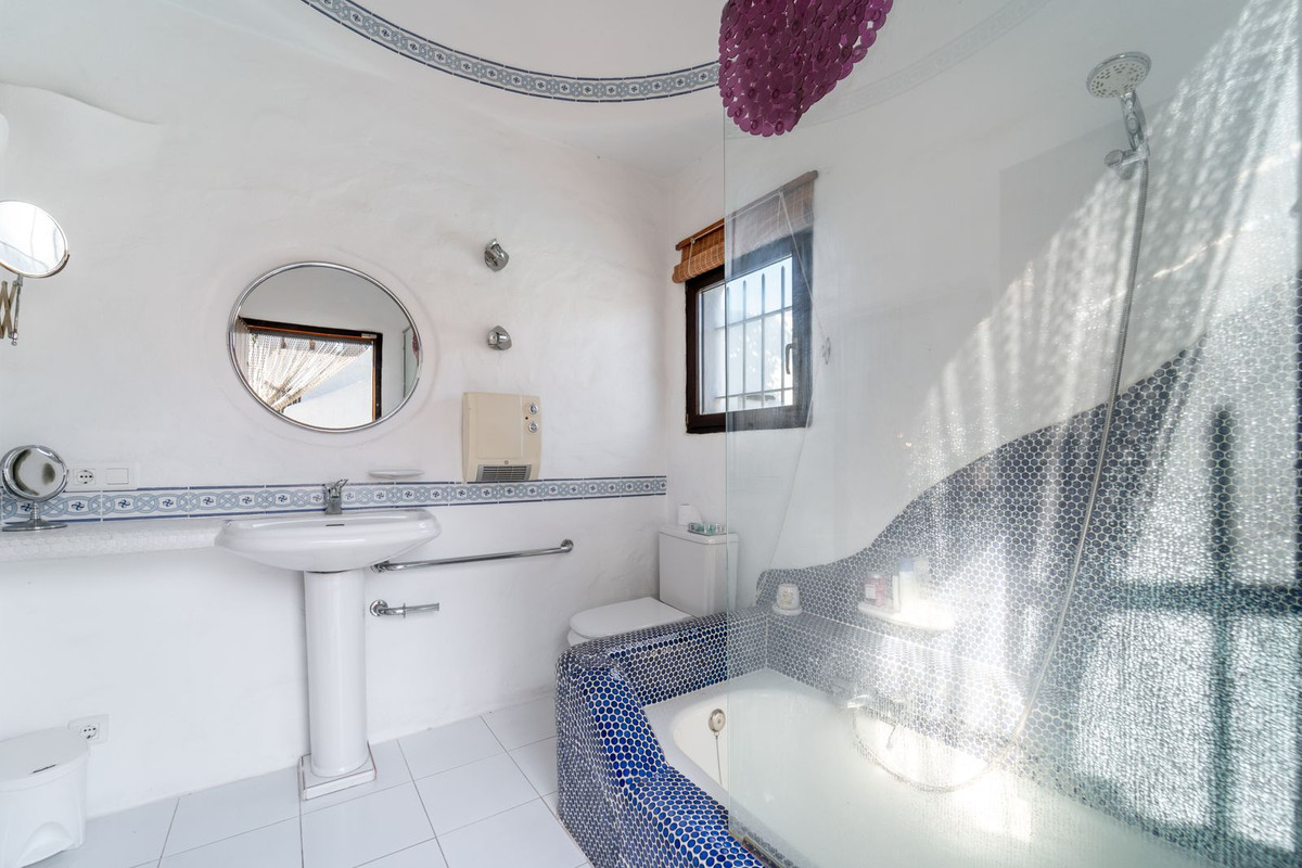 Finca - Cortijo te koop in Almayate | 5 slaapkamers H5108566