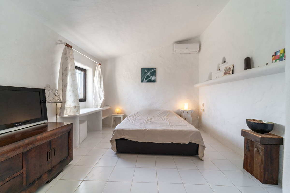 Finca - Cortijo te koop in Almayate | 5 slaapkamers H5108566