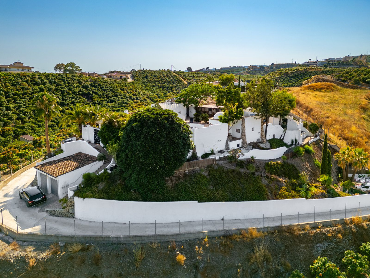 Finca - Cortijo te koop in Almayate | 5 slaapkamers H5108566