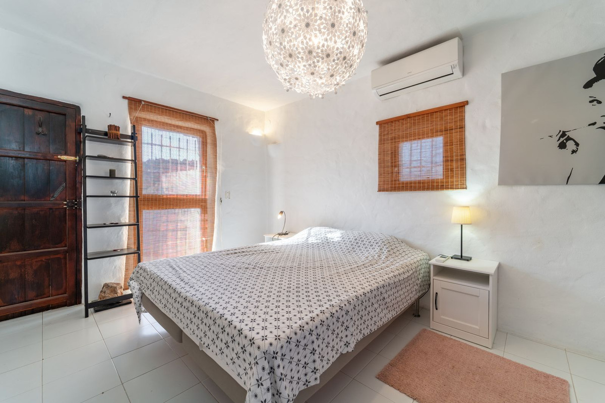 Finca - Cortijo te koop in Almayate | 5 slaapkamers H5108566