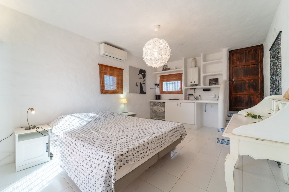 Finca - Cortijo te koop in Almayate | 5 slaapkamers H5108566