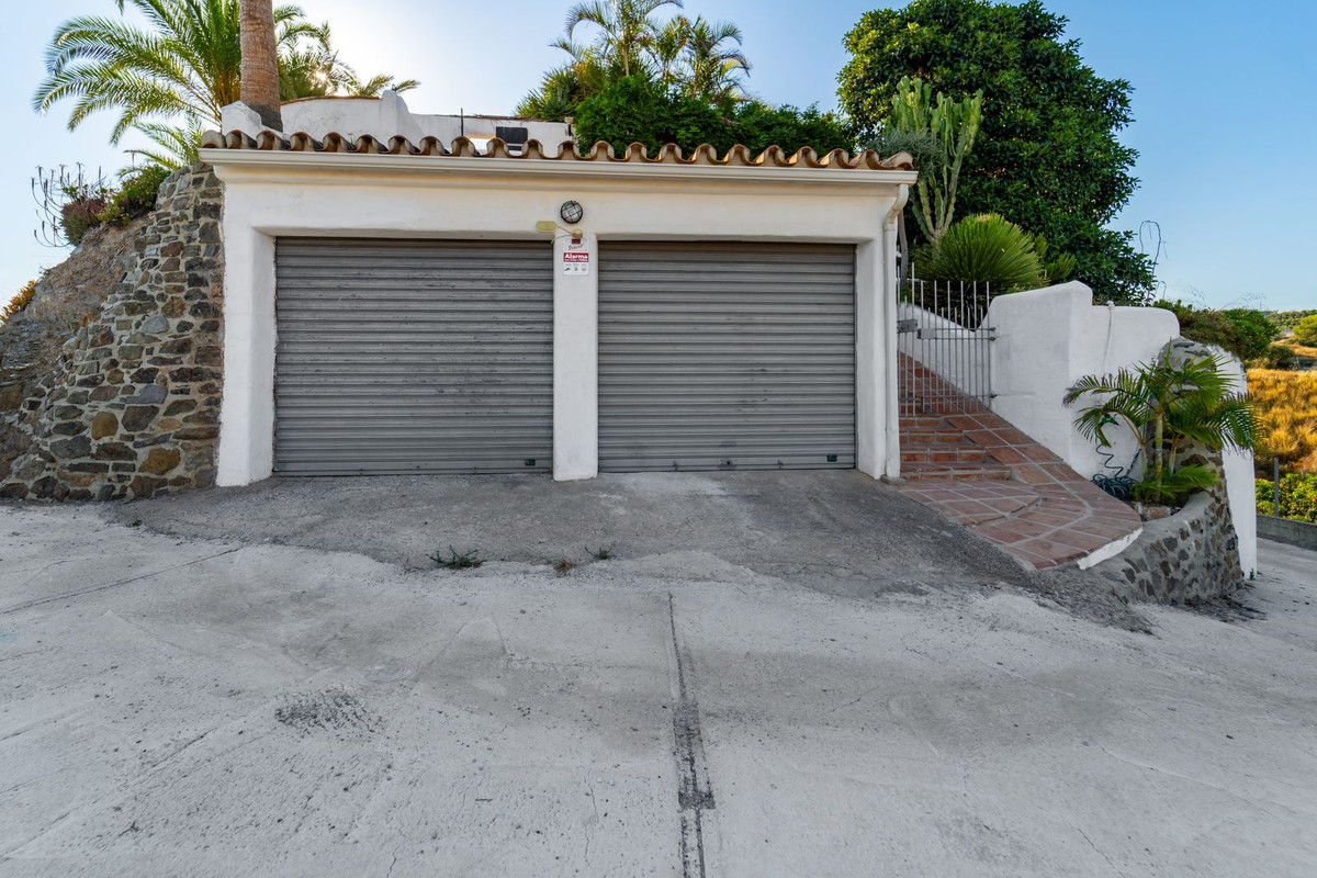 Finca - Cortijo te koop in Almayate | 5 slaapkamers H5108566