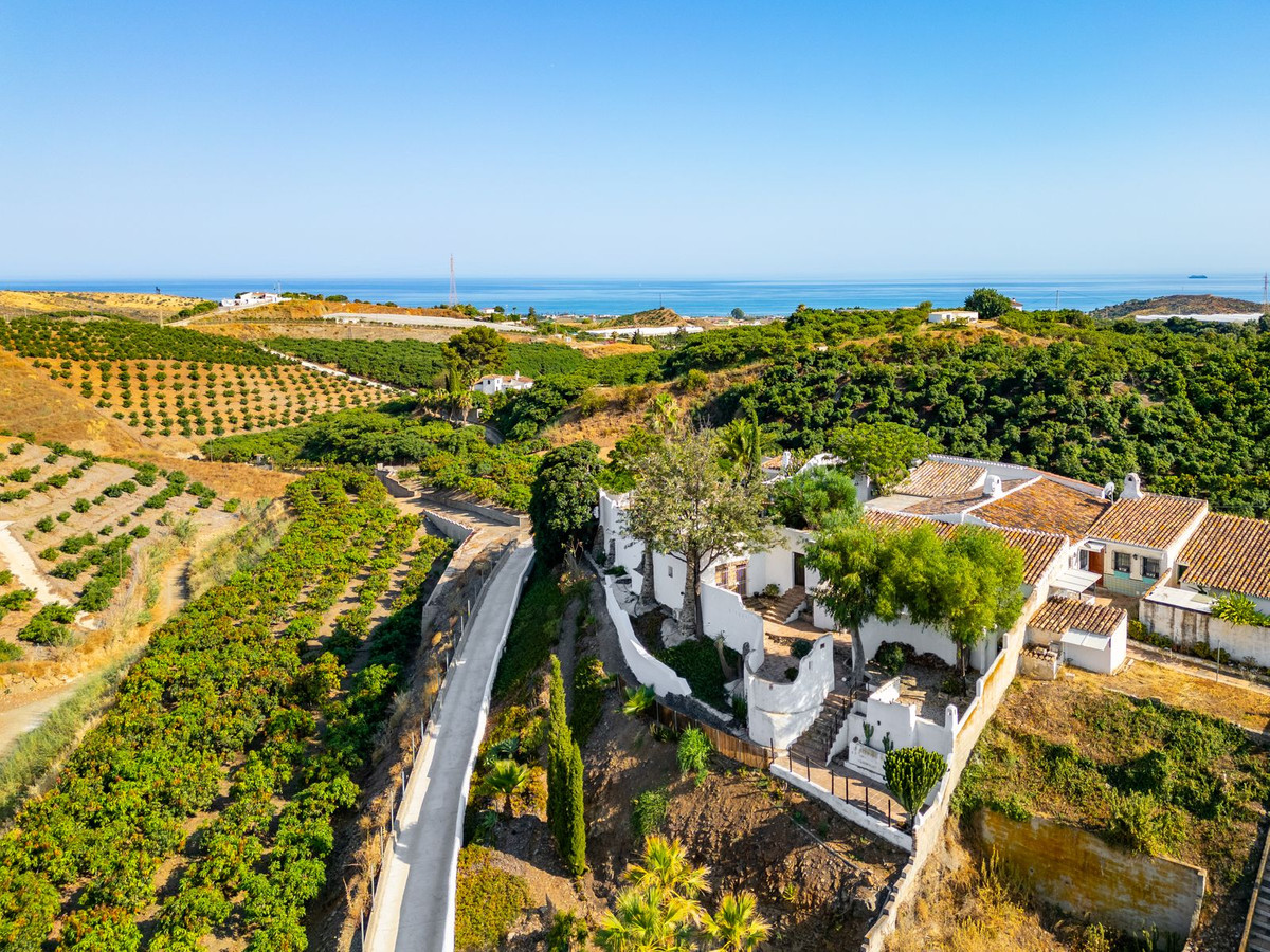 Finca - Cortijo te koop in Almayate | 5 slaapkamers H5108566