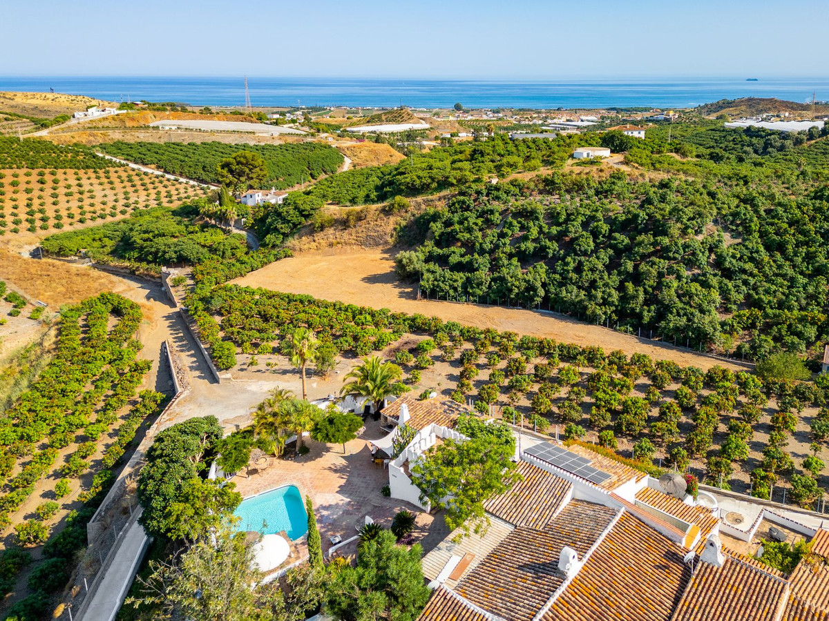 Finca - Cortijo te koop in Almayate | 5 slaapkamers H5108566