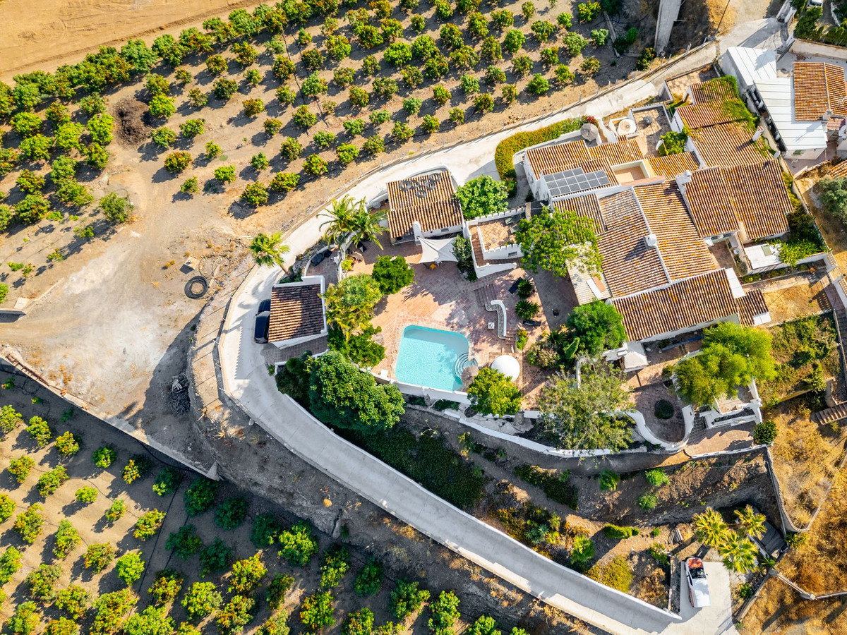 Finca - Cortijo te koop in Almayate | 5 slaapkamers H5108566