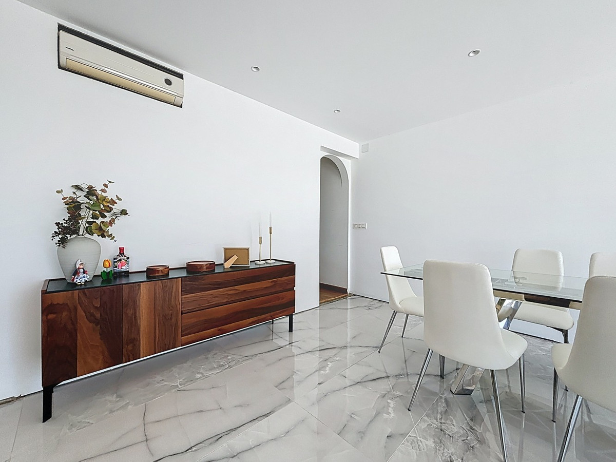 Huis te koop in Almayate | 5 slaapkamers H5155321