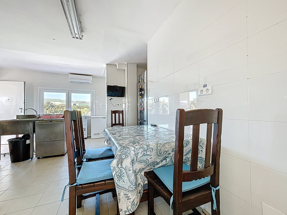 Huis te koop in Almayate | 5 slaapkamers H5155321