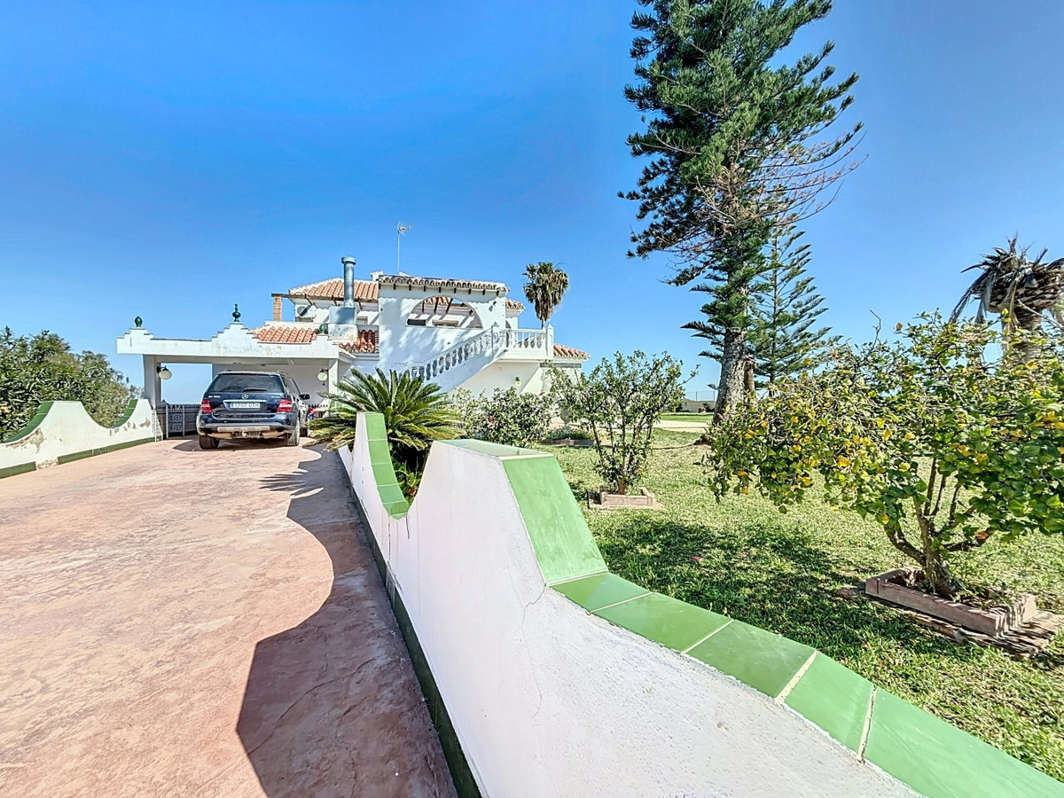 Huis te koop in Almayate | 5 slaapkamers H5155321