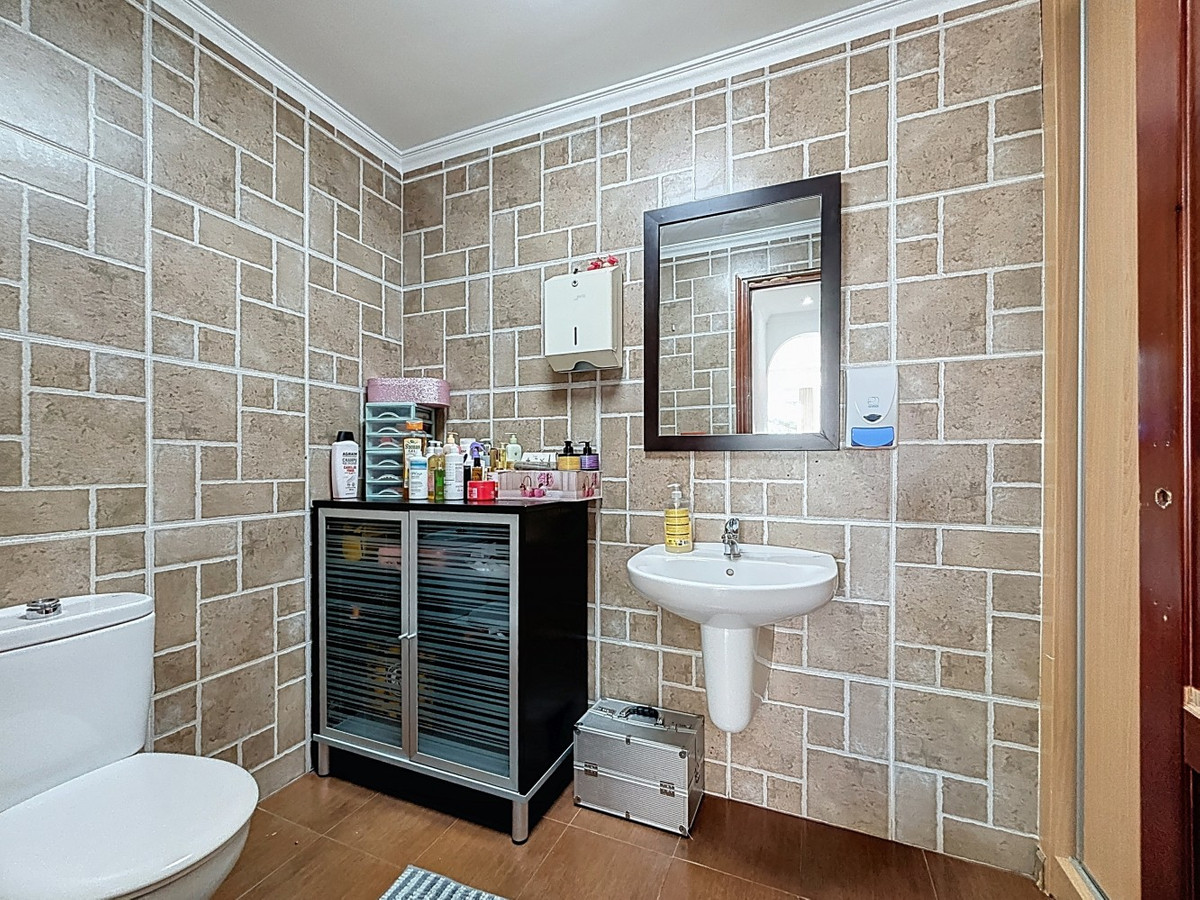 Huis te koop in Almayate | 5 slaapkamers H5155321