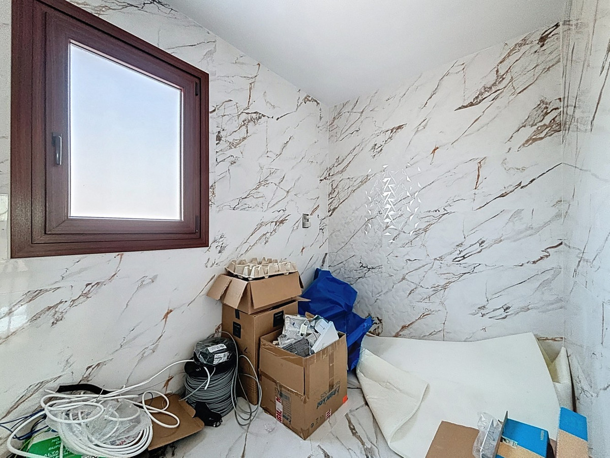 Huis te koop in Almayate | 5 slaapkamers H5155321