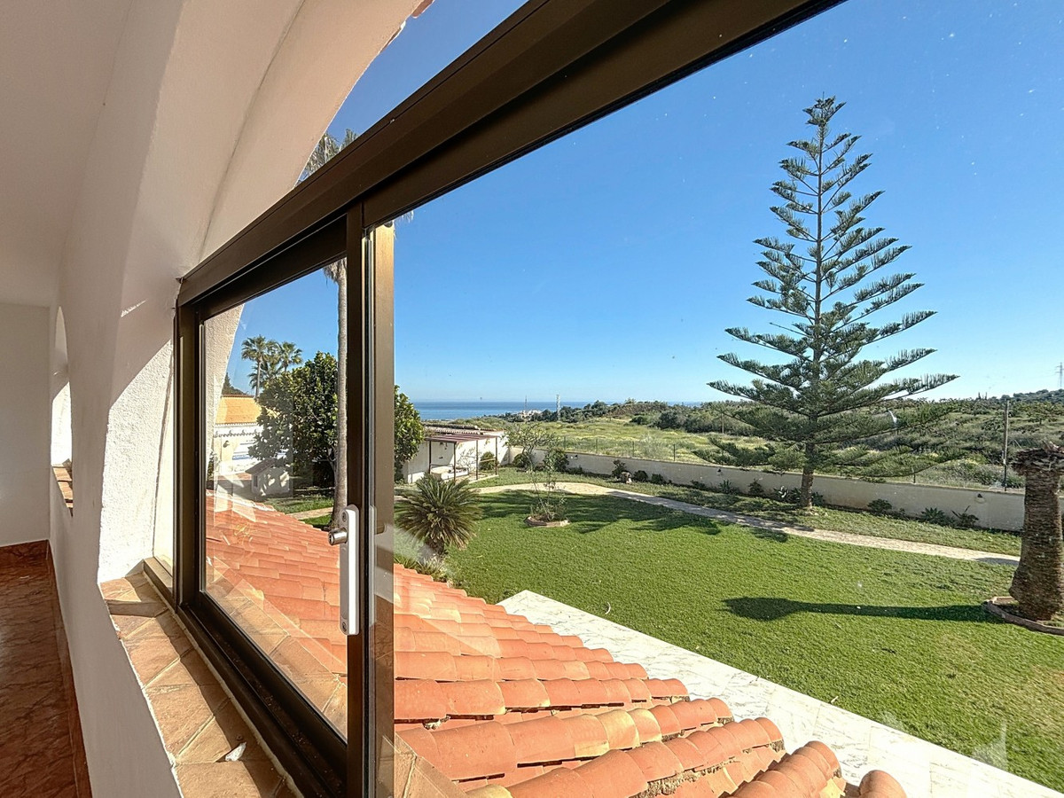 Huis te koop in Almayate | 5 slaapkamers H5155321