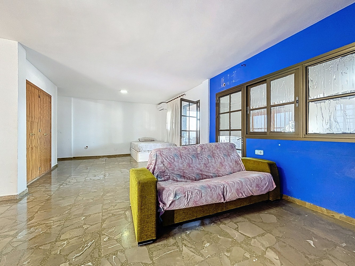 Huis te koop in Almayate | 5 slaapkamers H5155321
