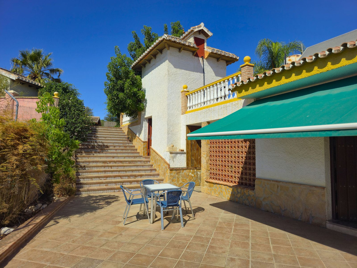 Huis te koop in Almayate | 4 slaapkamers H5160964