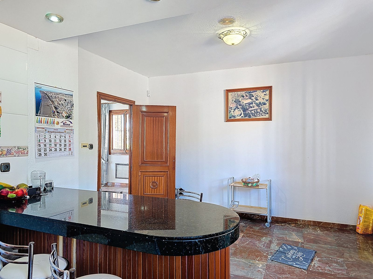 Huis te koop in Almayate | 4 slaapkamers H5160964