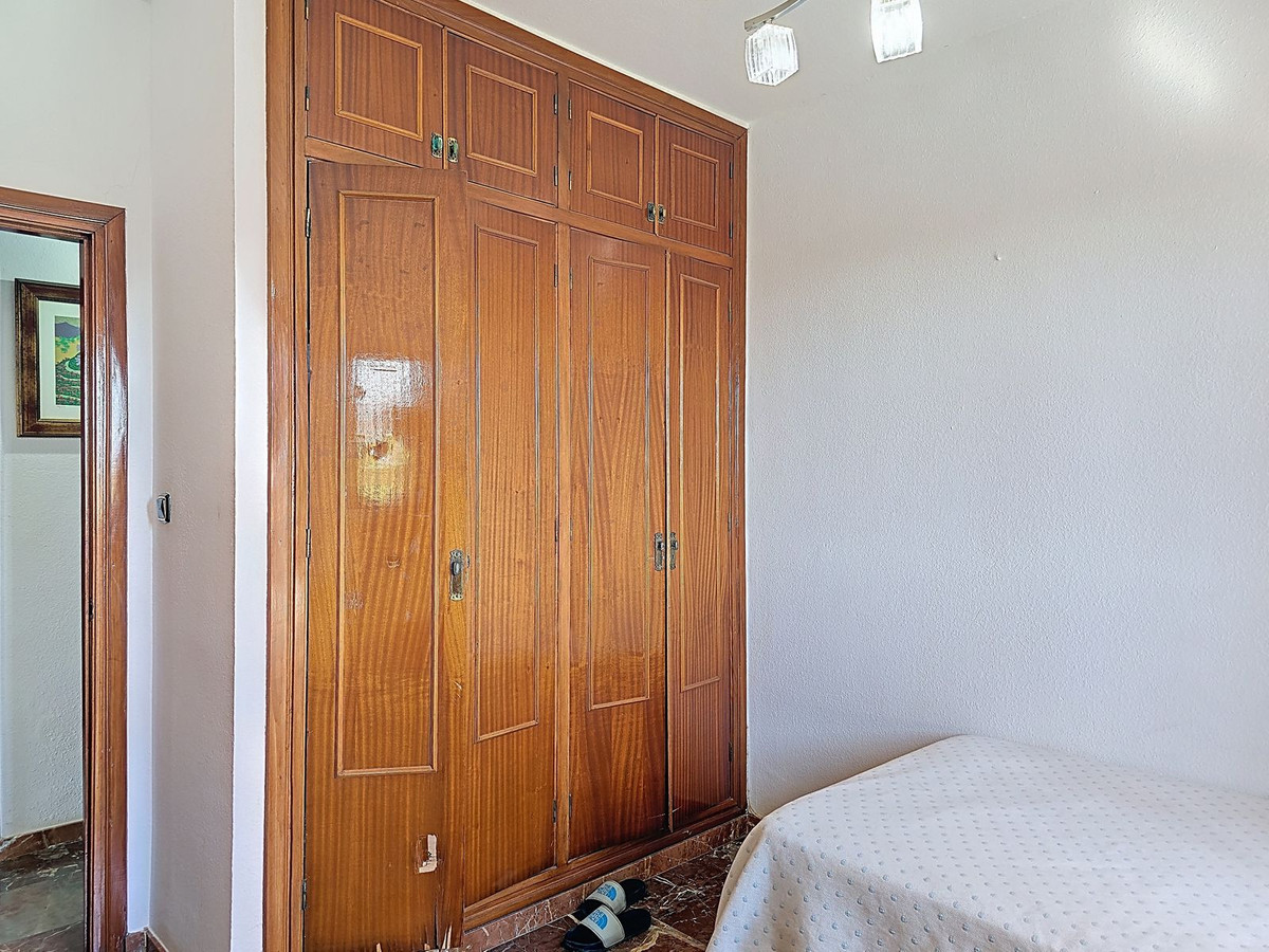 Huis te koop in Almayate | 4 slaapkamers H5160964