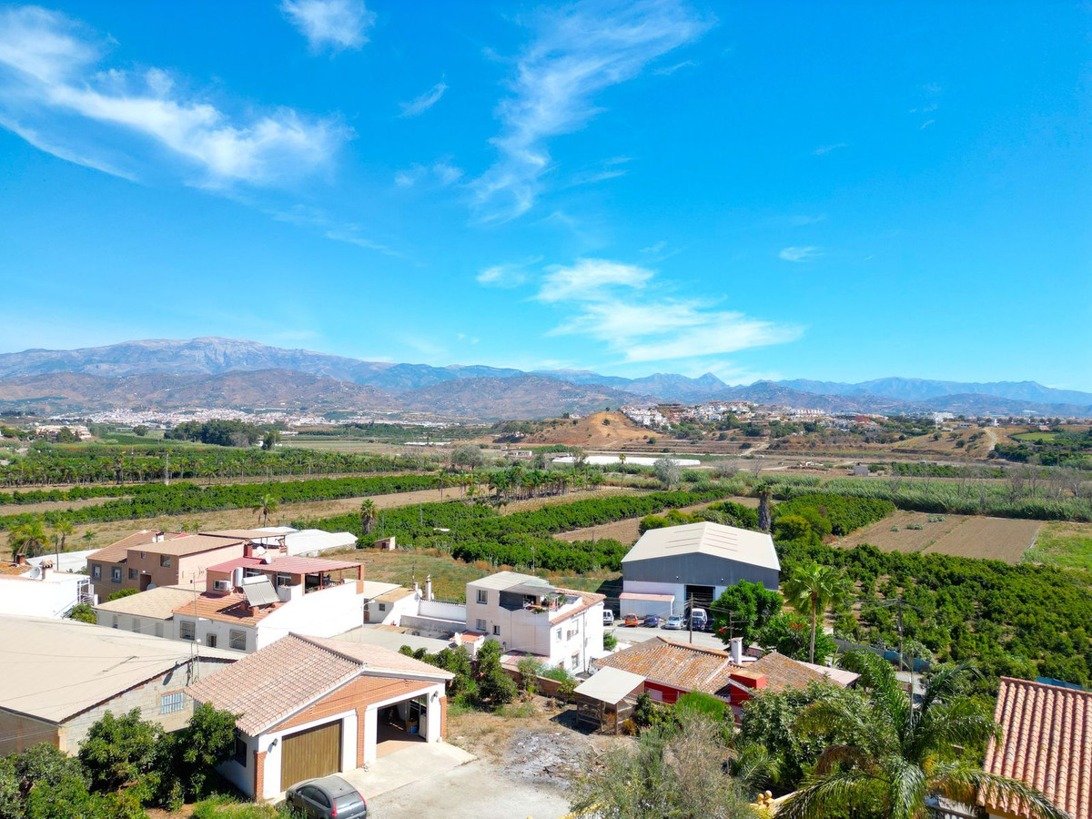 Huis te koop in Almayate | 4 slaapkamers H5160964