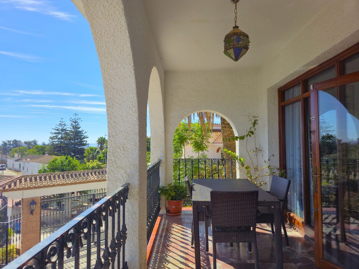 Huis te koop in Almayate | 4 slaapkamers H5160964