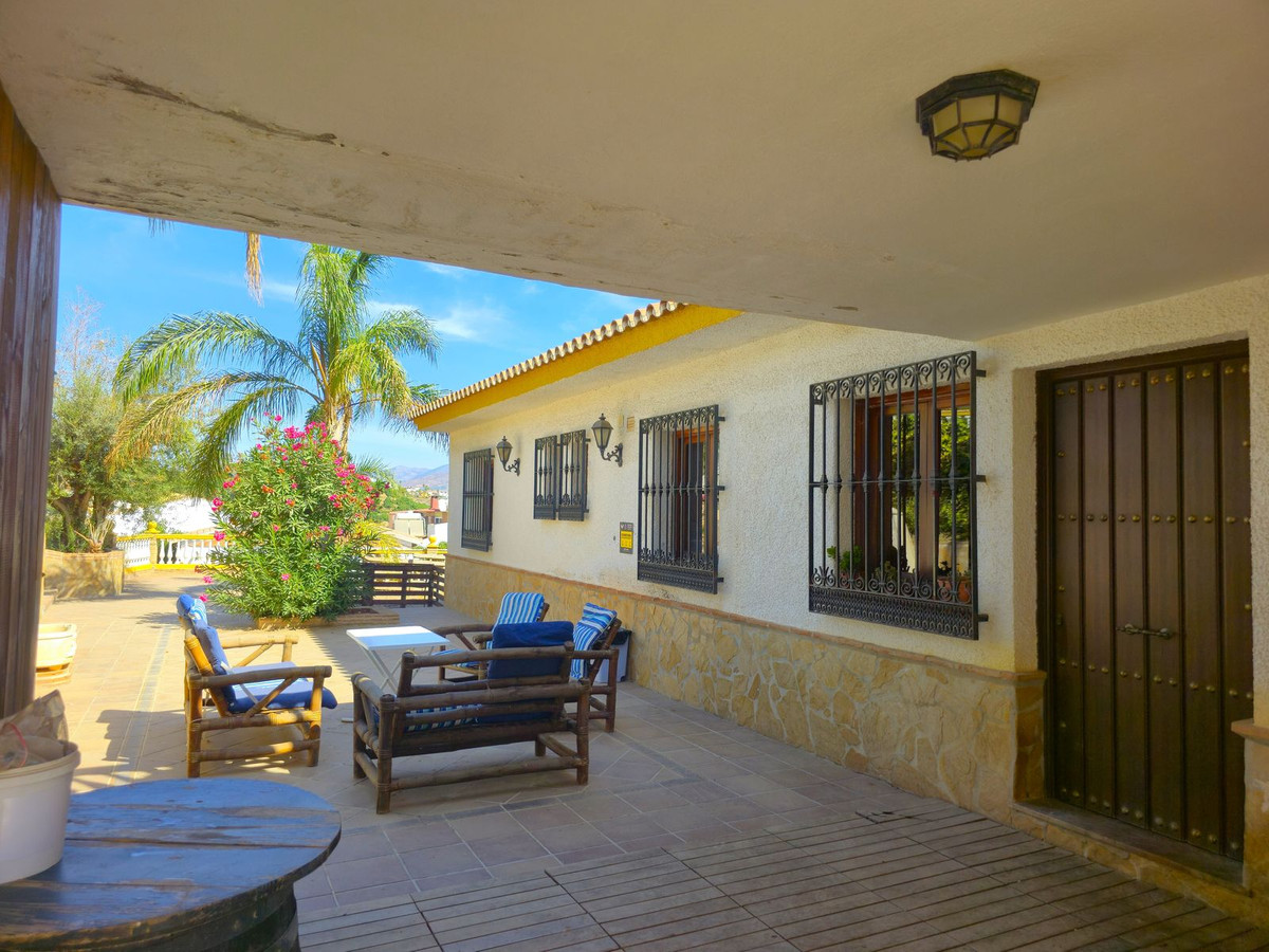 Huis te koop in Almayate | 4 slaapkamers H5160964