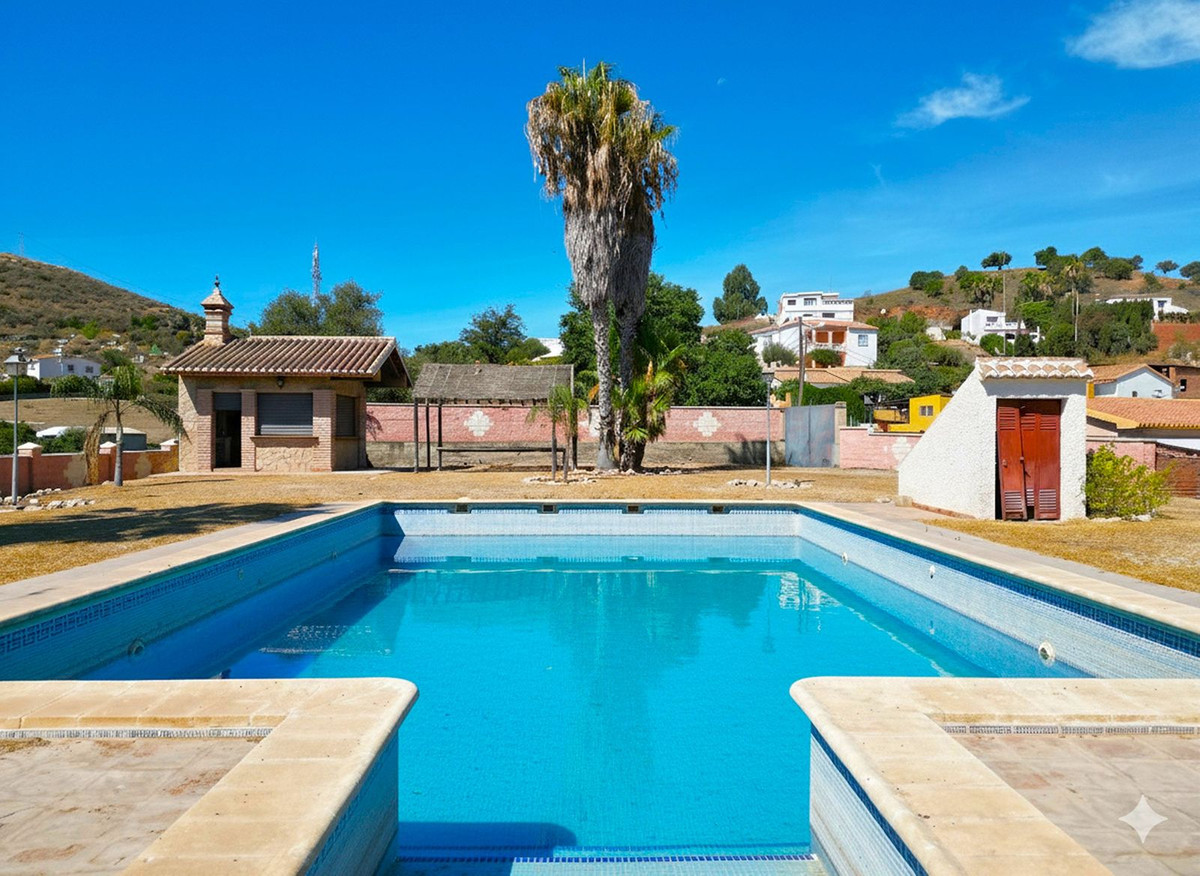 Huis te koop in Almayate | 4 slaapkamers H5160964