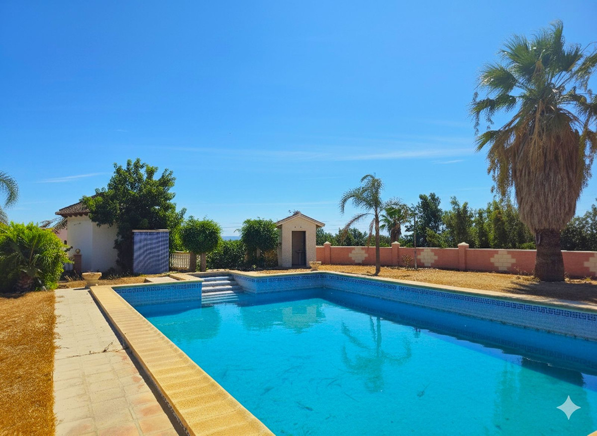 Huis te koop in Almayate | 4 slaapkamers H5160964