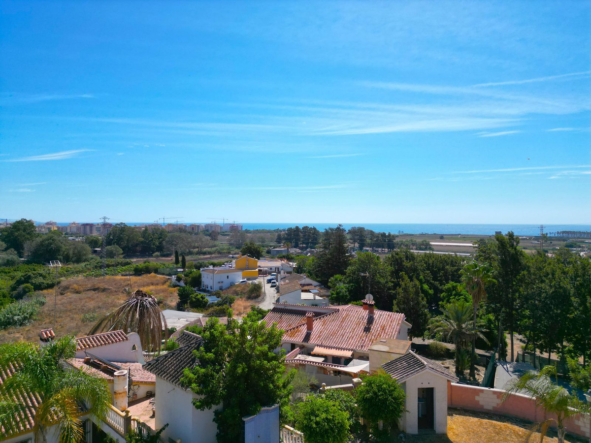 Huis te koop in Almayate | 4 slaapkamers H5160964