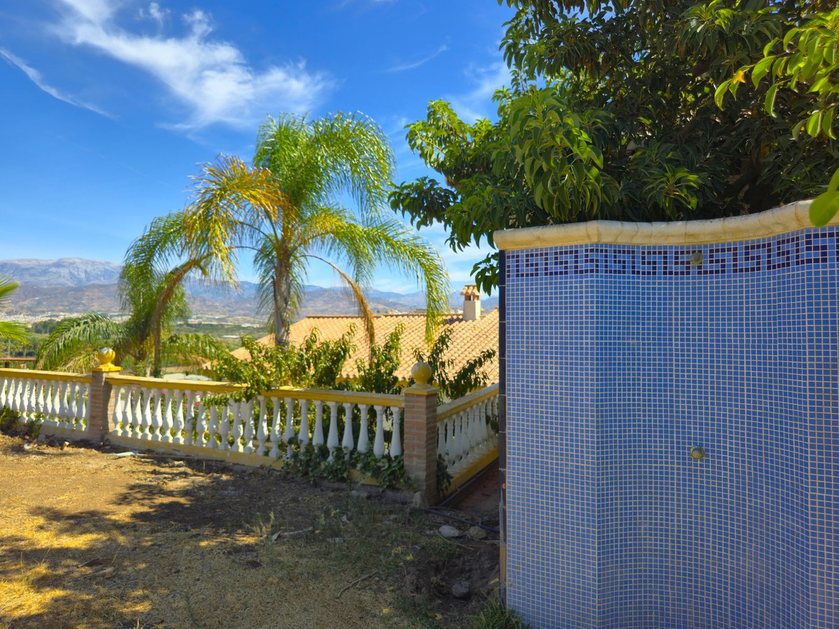 Huis te koop in Almayate | 4 slaapkamers H5160964