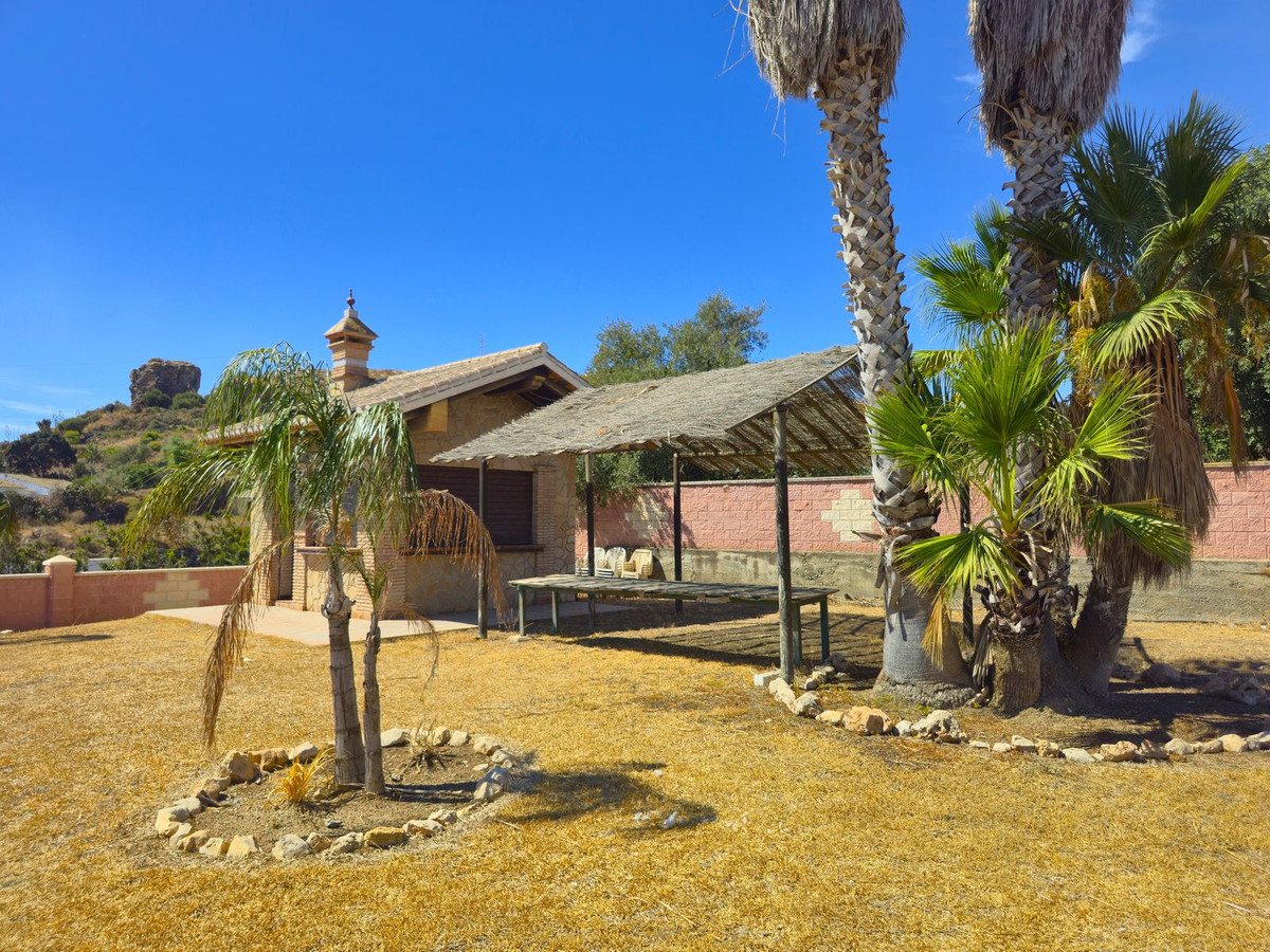 Huis te koop in Almayate | 4 slaapkamers H5160964