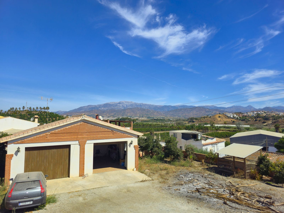 Huis te koop in Almayate | 4 slaapkamers H5160964