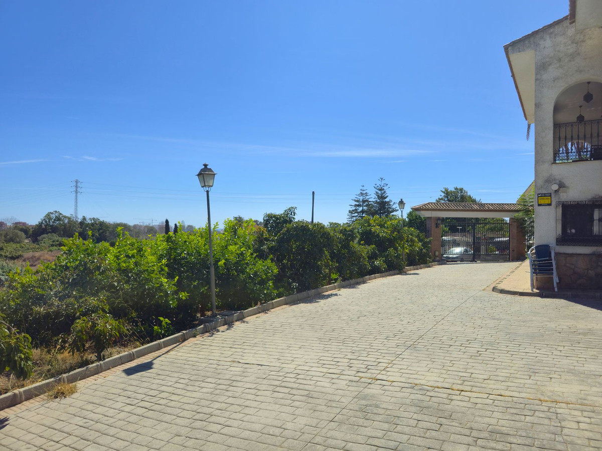 Huis te koop in Almayate | 4 slaapkamers H5160964