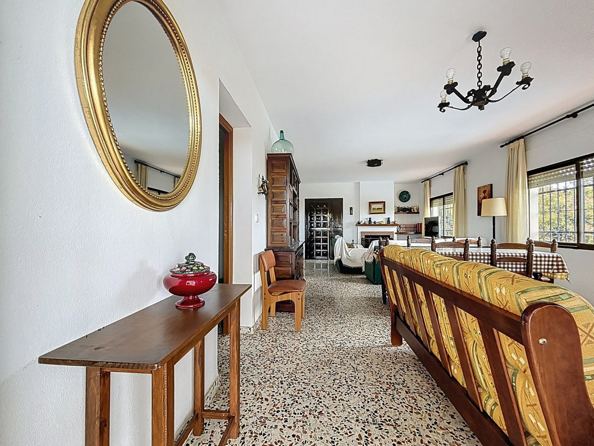 Vrijstaande Villa in Almayate Alto-11