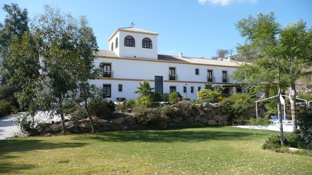Finca - Cortijo in Almogía-25