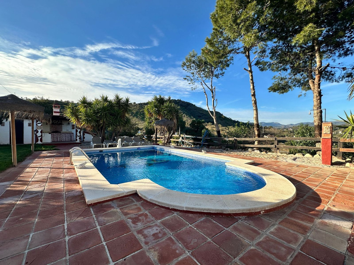 Finca - Cortijo in Almogía-2