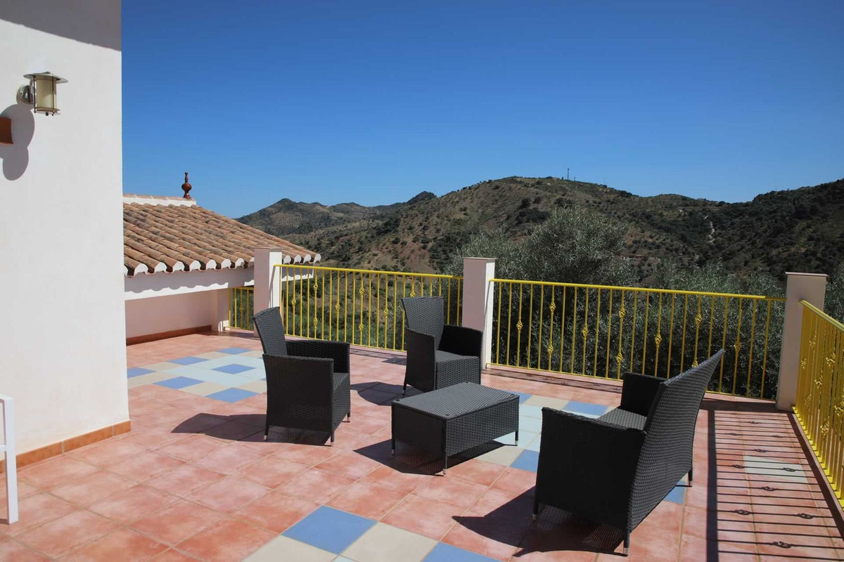 Finca - Cortijo in Almogía-5
