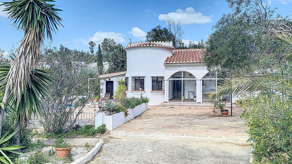 Finca - Cortijo in Almogía-2