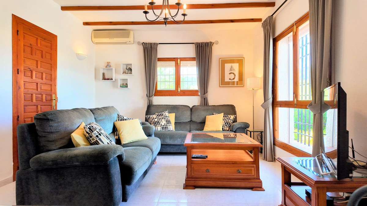 Detached Villa te koop in Almogía | 2 slaapkamers H5026105